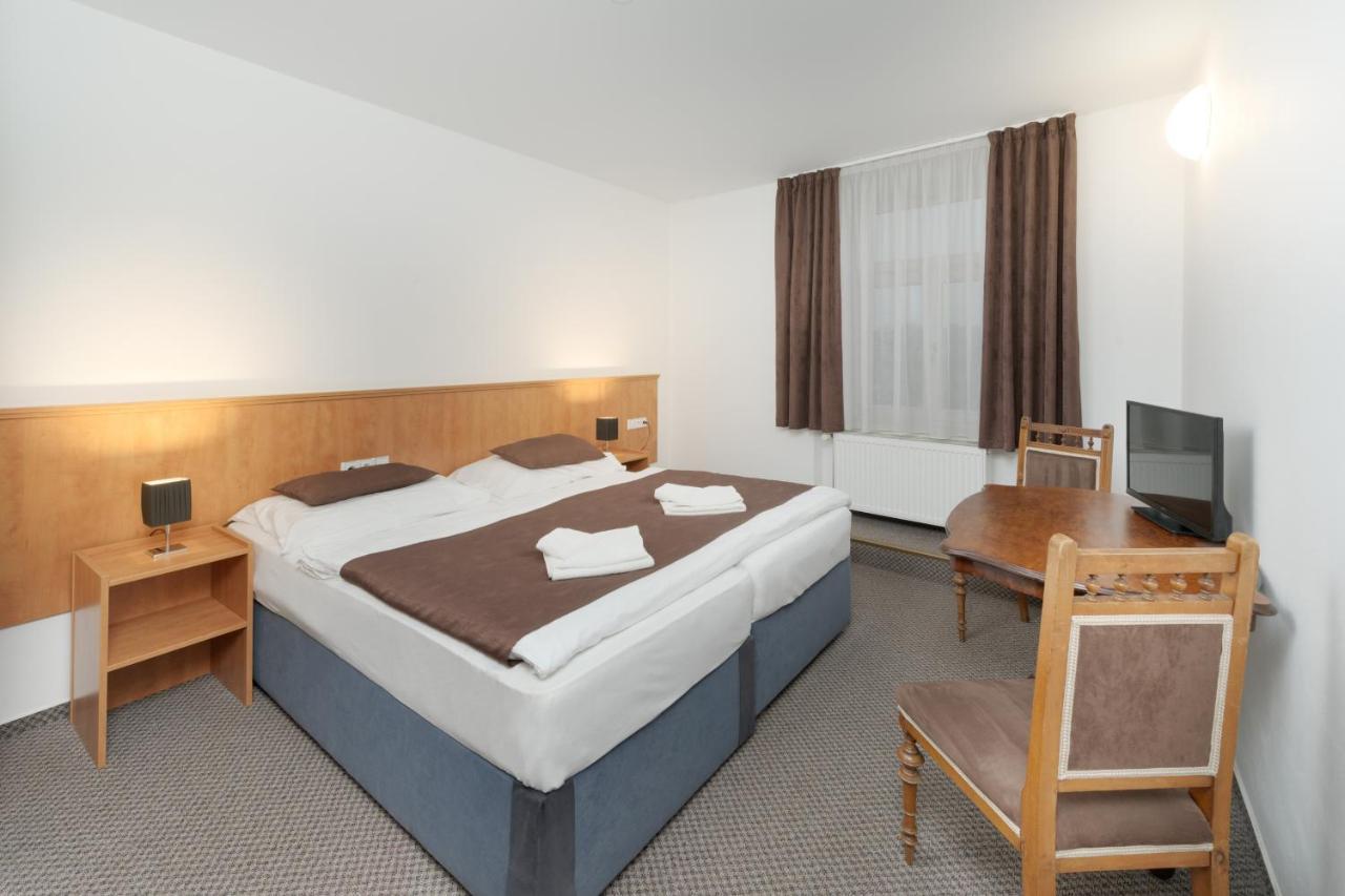 Hotel Na Stare Poste Jilemnice Kültér fotó